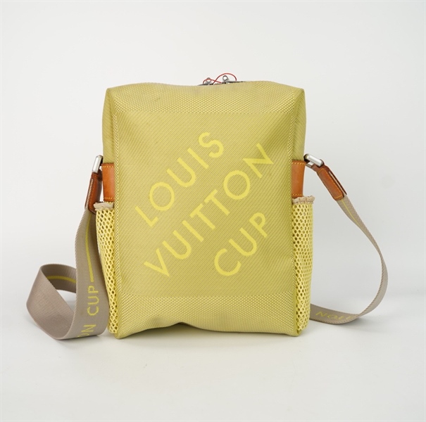 Túi LV đeo chéo màu xanh non size 23 KG+
