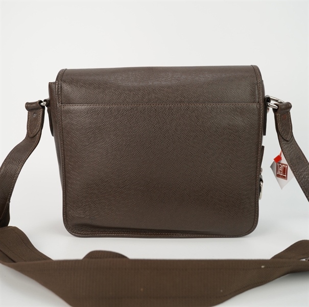 Túi LV đeo chéo màu nâu nhám size 28 KG+