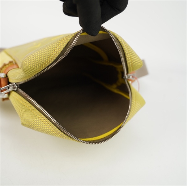 Túi LV đeo chéo màu xanh non size 23 KG+