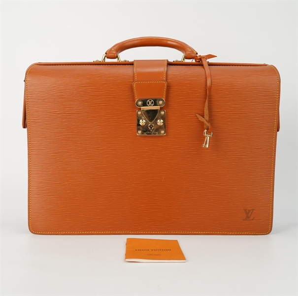 Túi LV captap màu cam có chìa khóa size 41 KG+