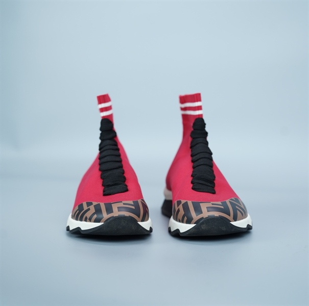 Giày Fendi bốt đỏ size 35 (BQ) KG+