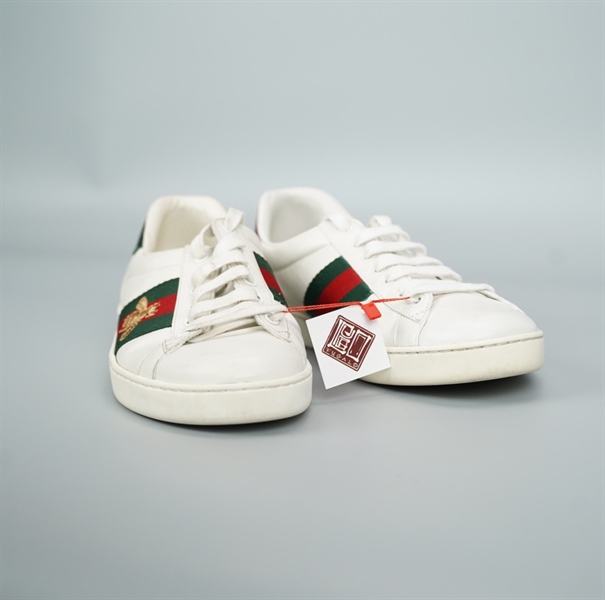 Giày GG trắng con ong size 8 (BQ) KG+