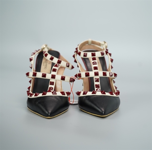 Giày Valentino đen đính đinh đỏ cao 10 size 35 (BQ) KG+