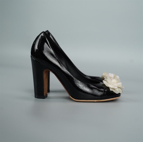 Giày Chanel đen hoa trắng size 36 cao 10p (BQ) KG+