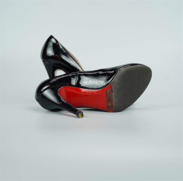 Giày Christian Louboutin đen bóng cao 10p size 35 1/2 (BQ) KG+