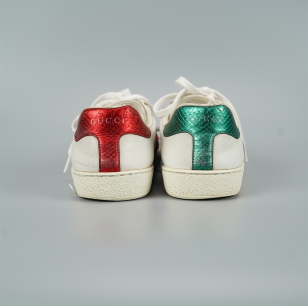 Giày GG trắng con ong size 6 (BQ) KG+