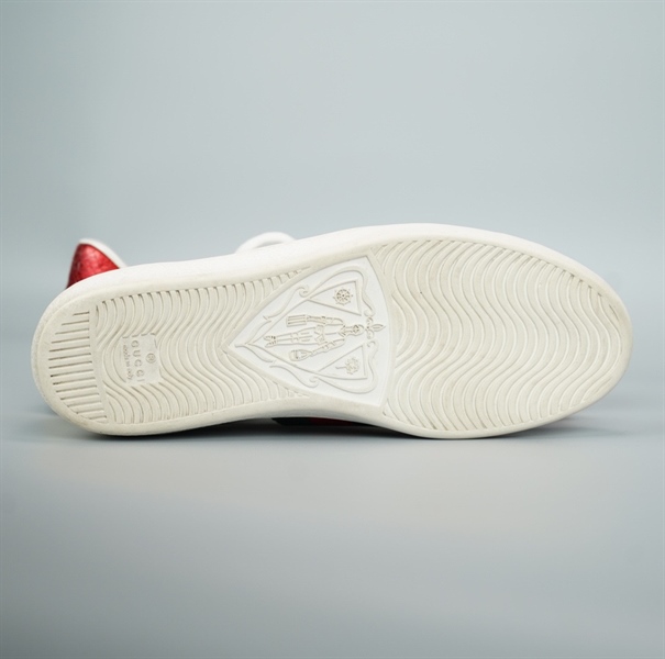 Giày GG trắng con ong size 8 (BQ) KG+