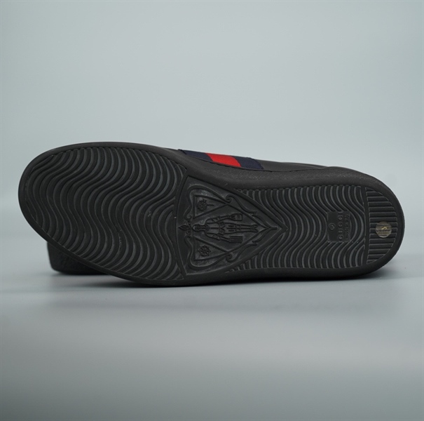 Giày GG đen con ong size 8 (BQ) KG+