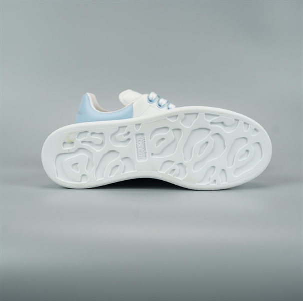 Giày Alexander MC Queen trắng viền xanh dương size 38 1/2 (BQ) KG+