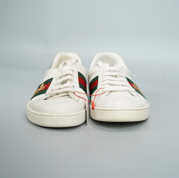 Giày GG trắng con ong size 8 (BQ) KG+