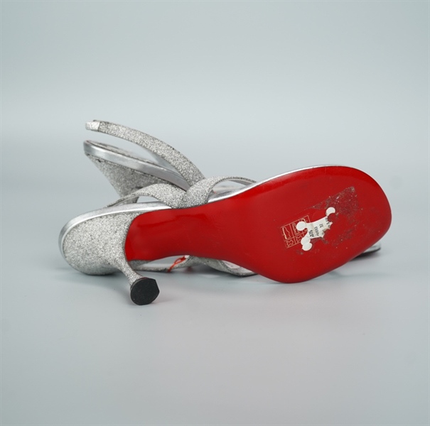 Giày Christian Louboutin màu bạc cao 9p size 37 (BQ) KG+