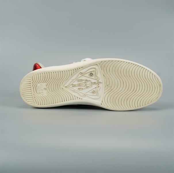 Giày GG trắng con ong size 6 (BQ) KG+