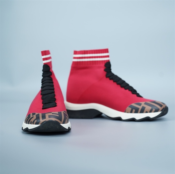 Giày Fendi bốt đỏ size 35 (BQ) KG+