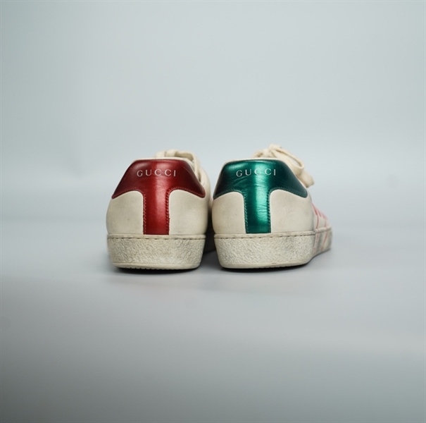 Giày GG trắng logo chữ xanh đỏ size 8 (BQ) KG+