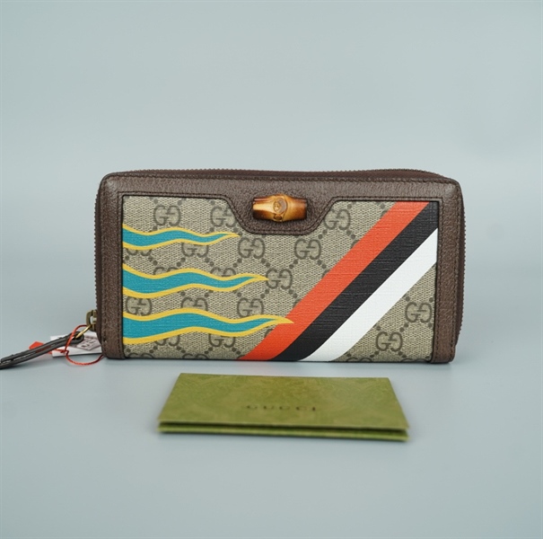 Ví GG khóa zip in chữ (BQ) KG+