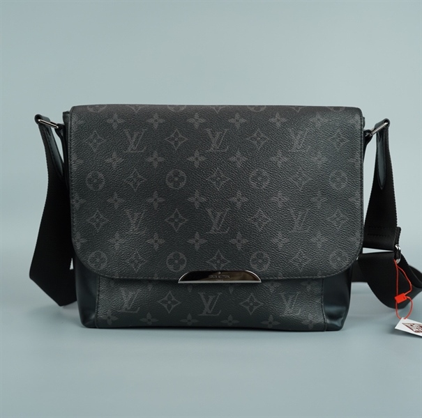 Túi LV đeo chéo hoa đen size 30 (BQ) KG+