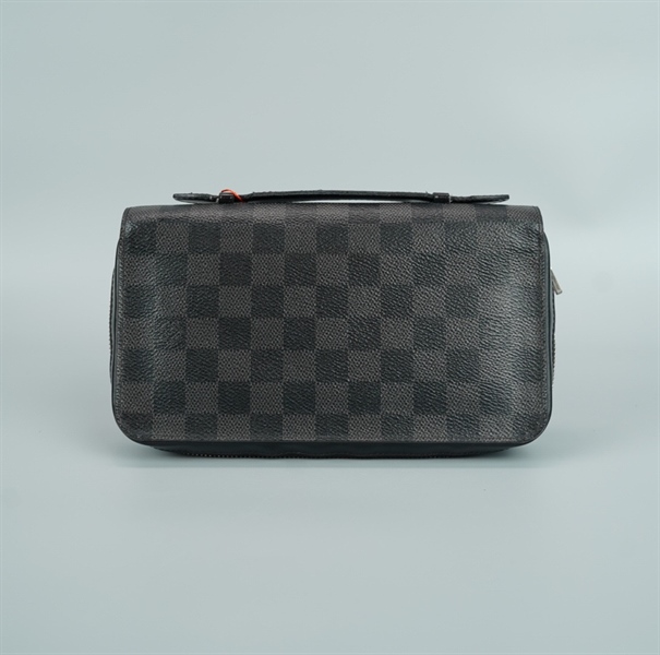 Túi LV clutch ô vuông đen bóng size 22 (BQ) KG+