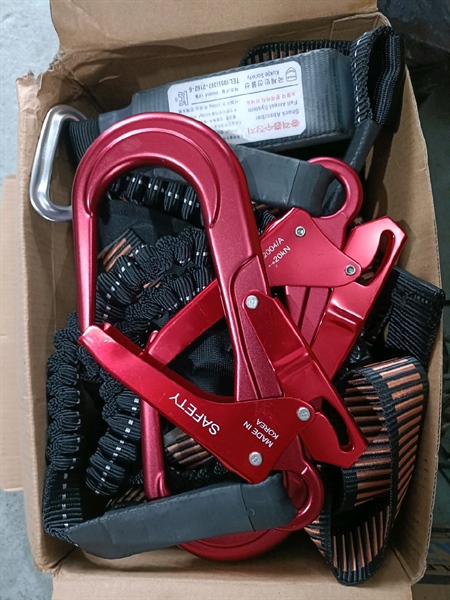 Dây an toàn toàn thân giảm sóc 2 móc nhôm Kukju HQ