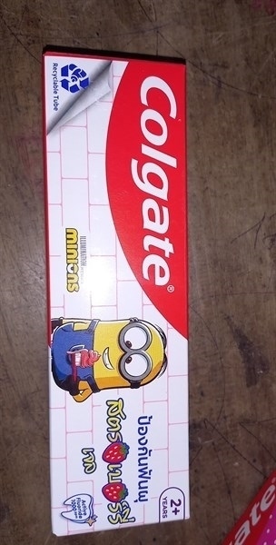 KEM ĐÁNH RĂNG COLGATE TRẺ EM MINIONS 80G