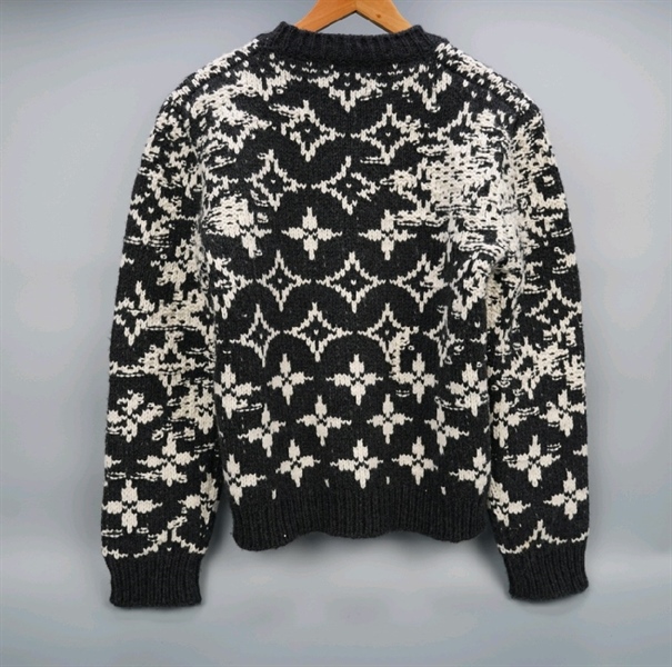 Áo len LV màu đen trắng (BQ) KG+