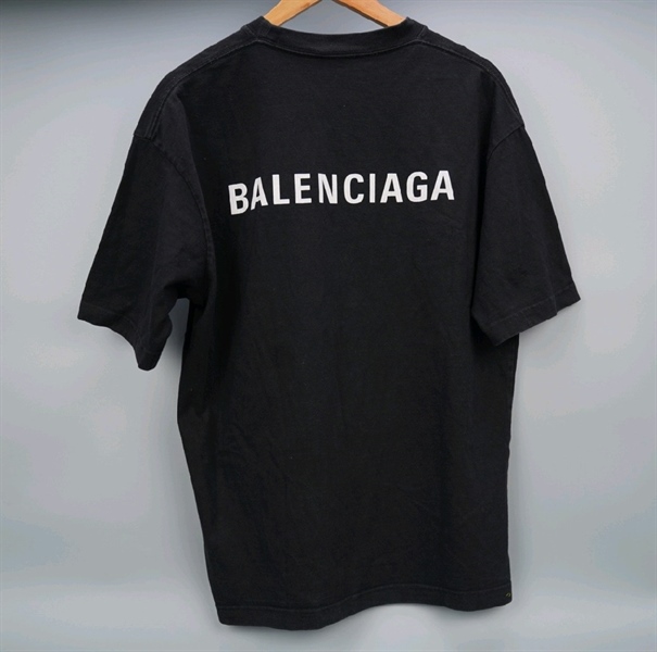 Áo thun Balenciaga đen in chữ (BQ) KG+