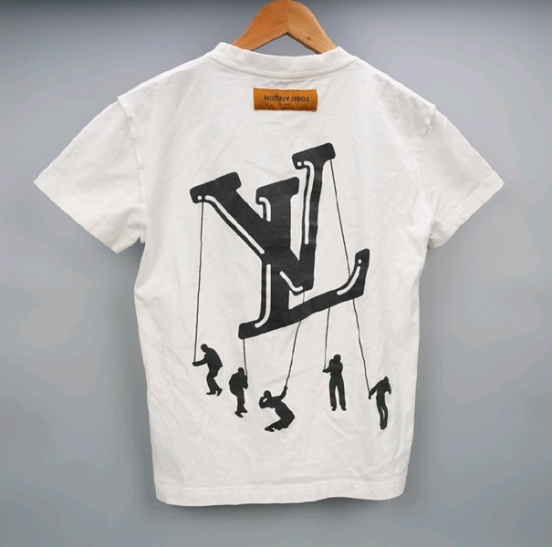 Áo thun LV trắng in chữ LV 4 người (BQ) KG+