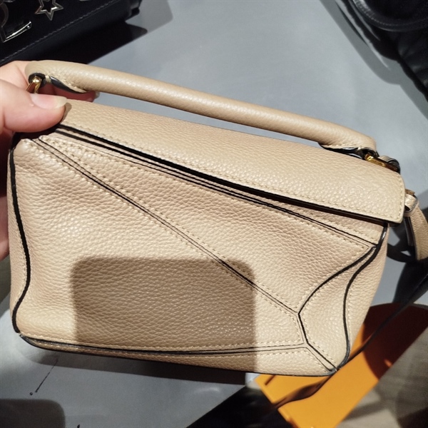 Túi Loewe màu nâu nhạt size 17 (TB) +