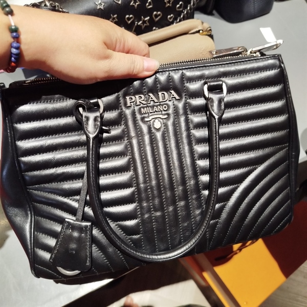 Túi Prada màu đen size 28 (TB) +