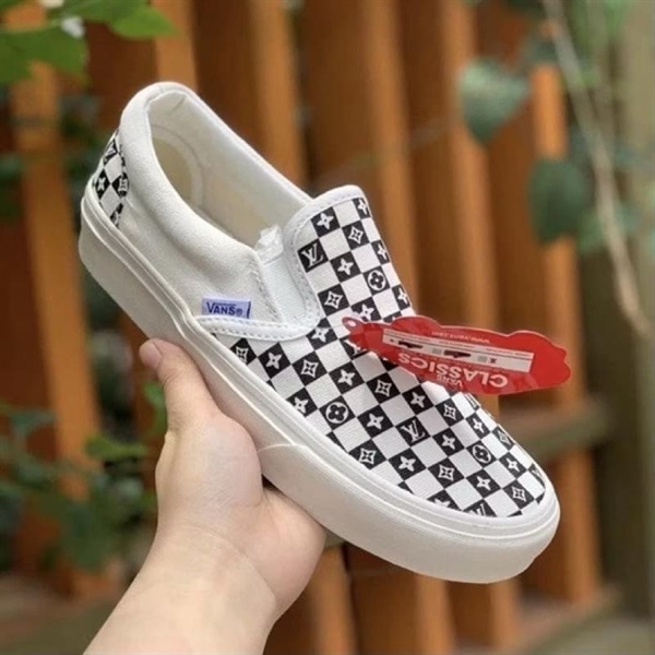 VANS LV