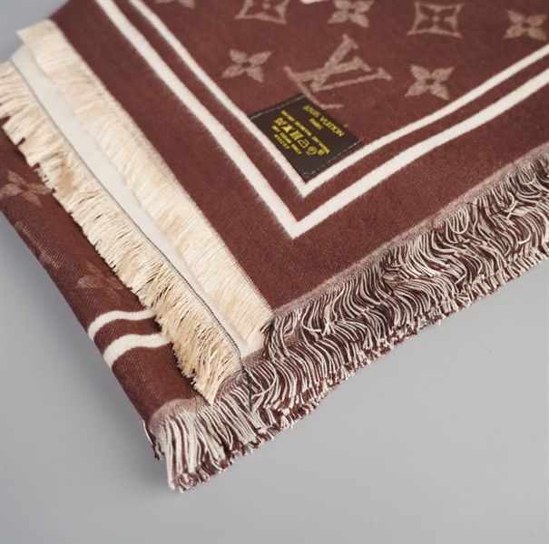 Khăn LV nâu đậm ++