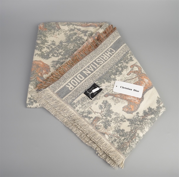 Khăn Dior xám rừng xanh ++