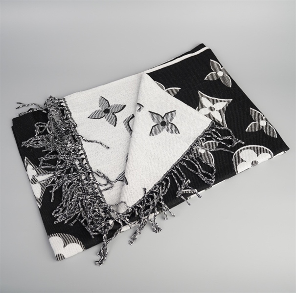 Khăn LV hoa đen ++