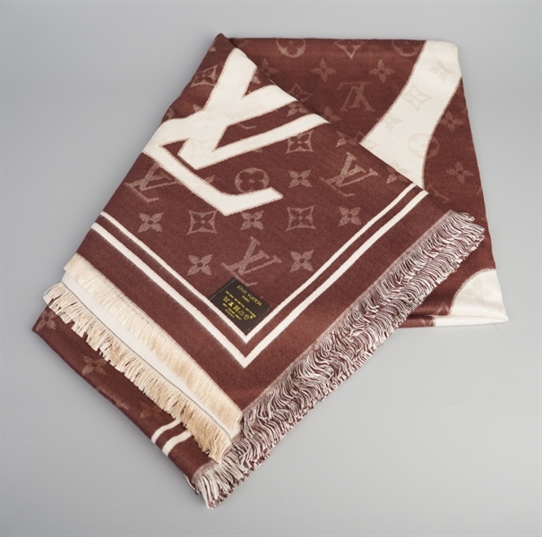 Khăn LV nâu đậm ++