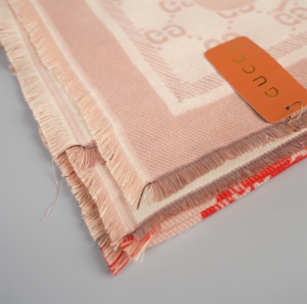 Khăn GG màu nude ++