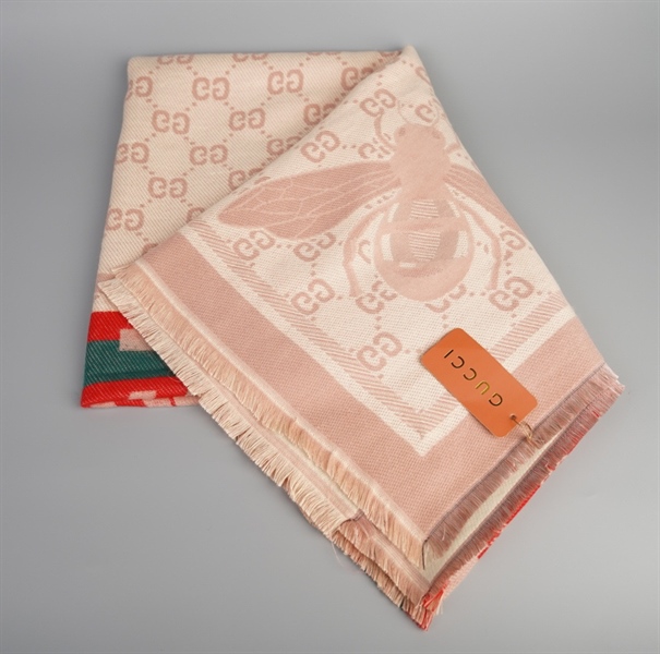 Khăn GG màu nude ++