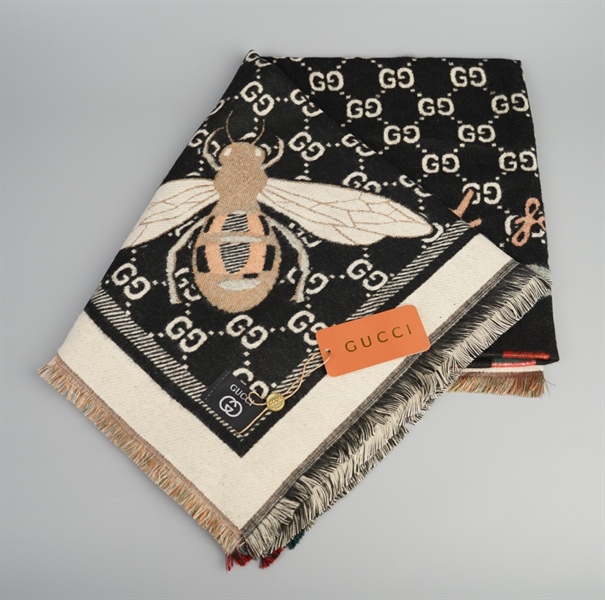 Khăn GG xanh đen con ong ++