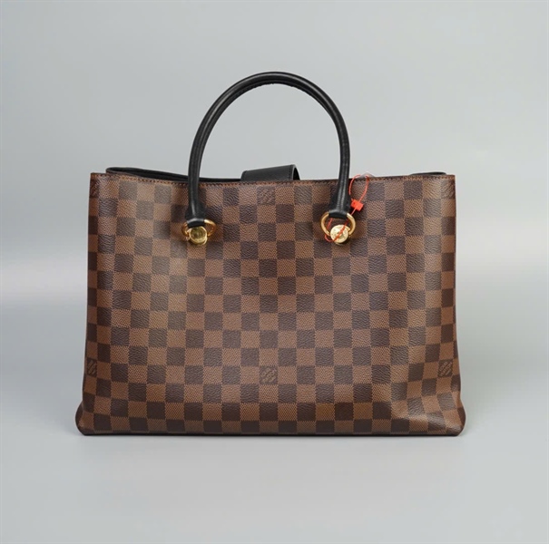 Túi LV ô vuông nâu charm logo vàng size 34 (TB)+