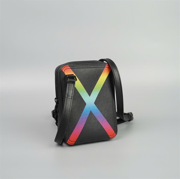 Túi LV đeo chéo đen X size 12 (HC) +