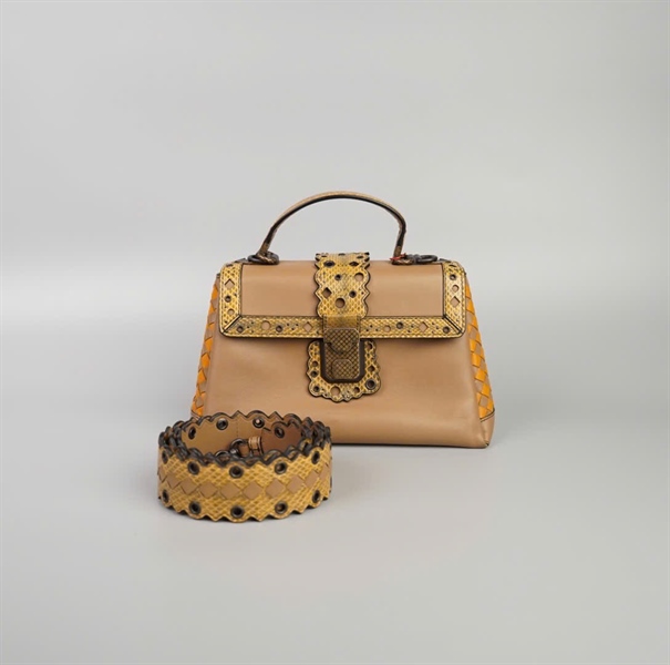 Túi xách Bottega da rắn nâu vàng +