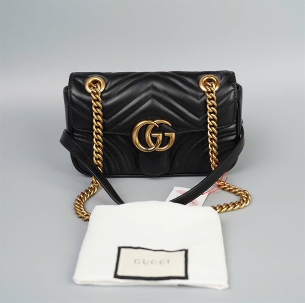 Túi GG màu đen khóa vàng size 21 (TB) +