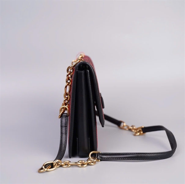 Túi Salvatore sọc đen đỏ size 24 (TB) +