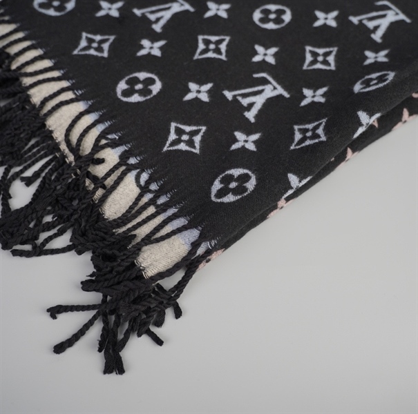 Khăn LV hoa đen xám ++