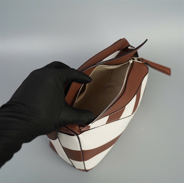 Túi Loewe trắng nâu size 24 (TB) +