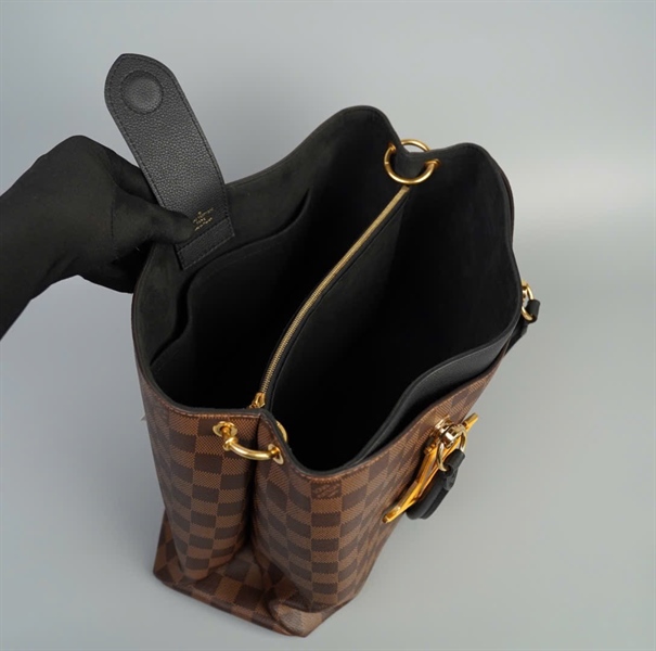 Túi LV ô vuông nâu charm logo vàng size 34 (TB)+