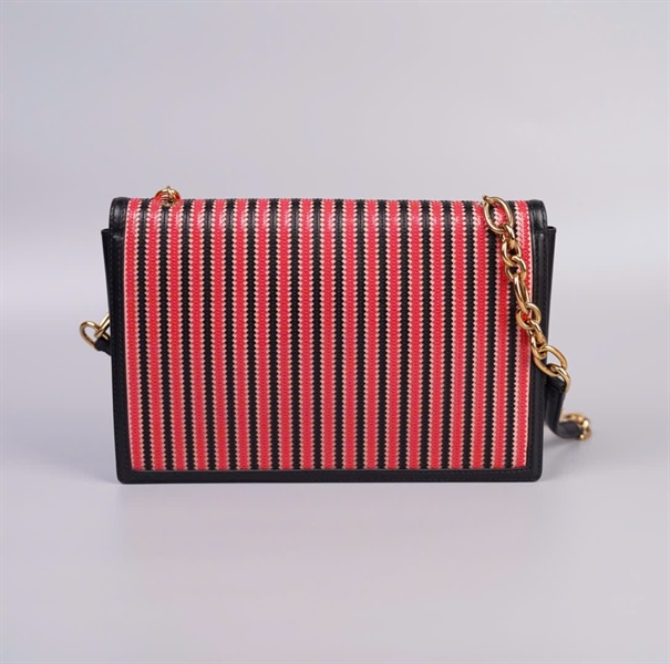 Túi Salvatore sọc đen đỏ size 24 (TB) +