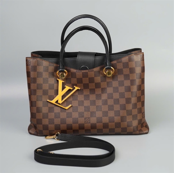 Túi LV ô vuông nâu charm logo vàng size 34 (TB)+