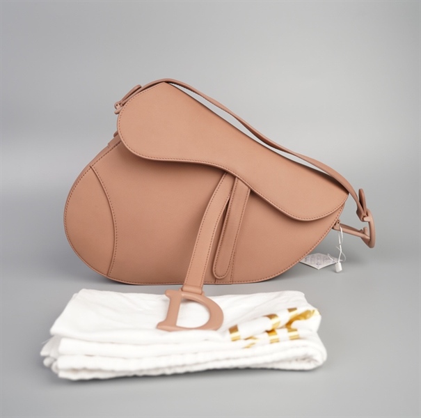 Túi Dior yên ngựa màu nude (LN) +