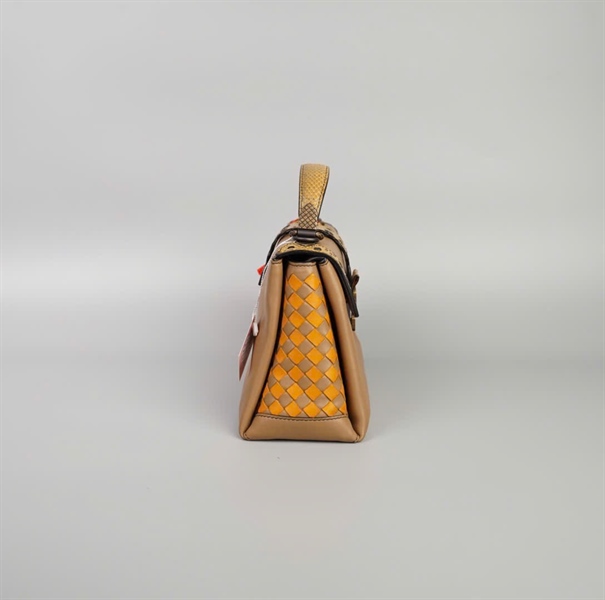 Túi xách Bottega da rắn nâu vàng +