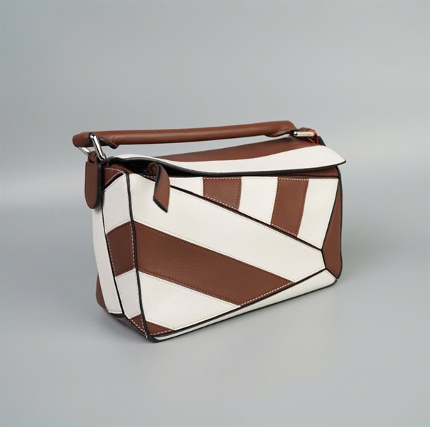 Túi Loewe trắng nâu size 24 (TB) +