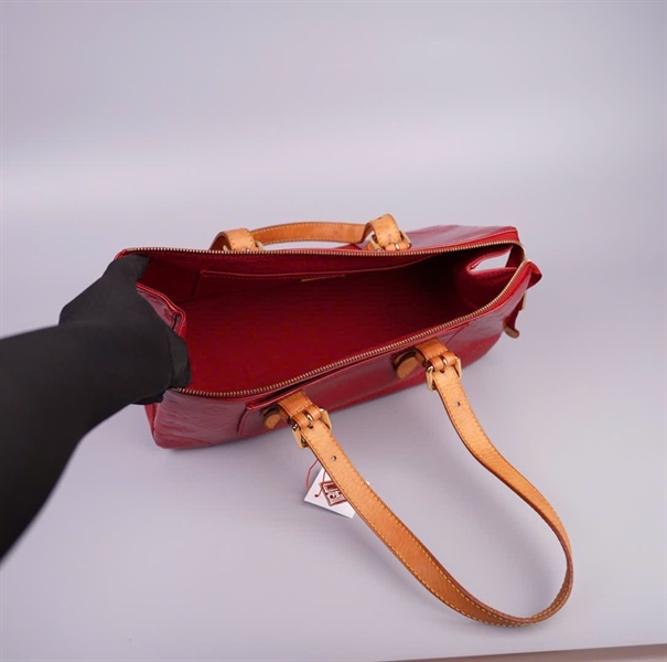 Túi LV đỏ bóng dài 32cm +